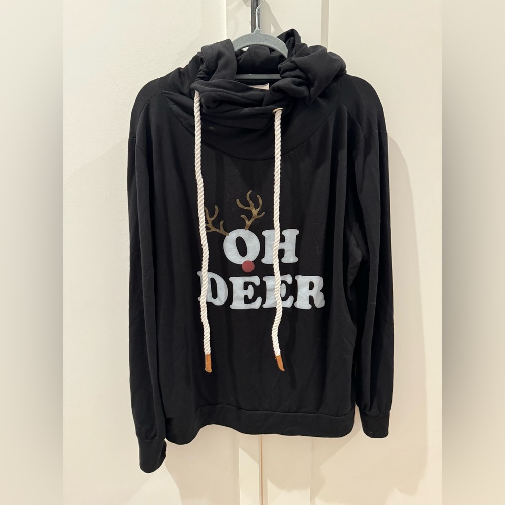 Fantastic Fawn Oh Deer Large Soft Hoodie. 🎄❄️
